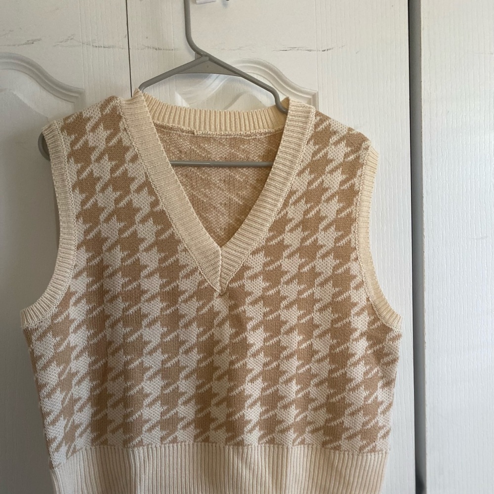NWOT Plaid Vest